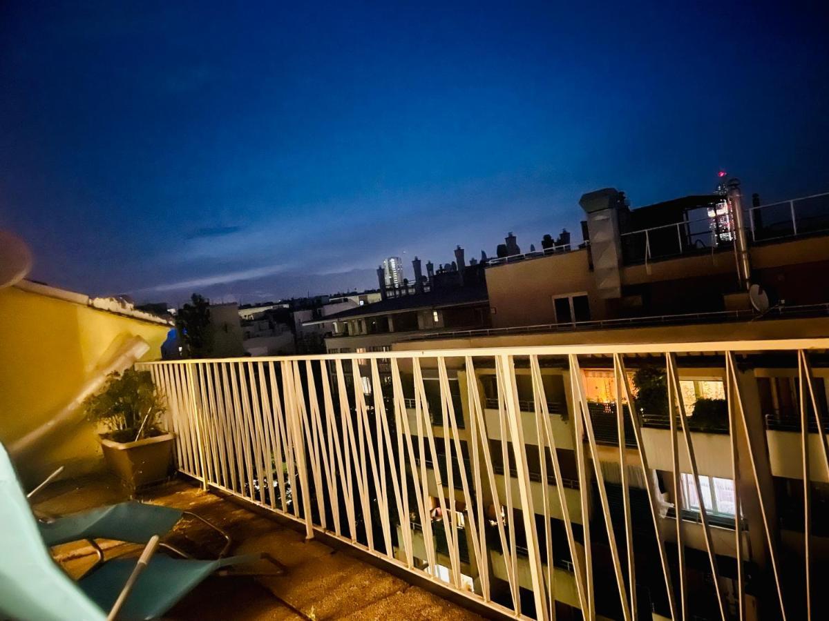 Cosy Flat With Huge Terrasse! Long Or Shortterm Apartment Vienna Luaran gambar