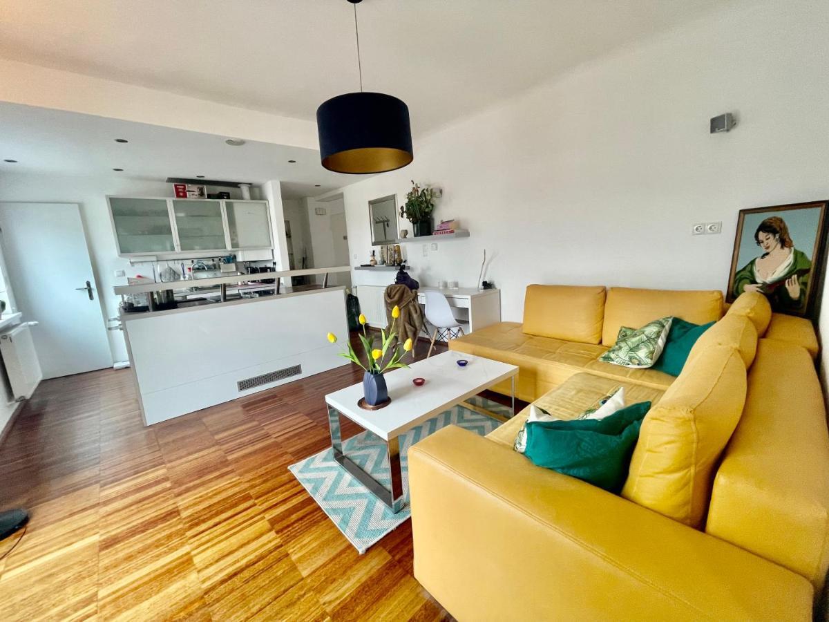 Cosy Flat With Huge Terrasse! Long Or Shortterm Apartment Vienna Luaran gambar